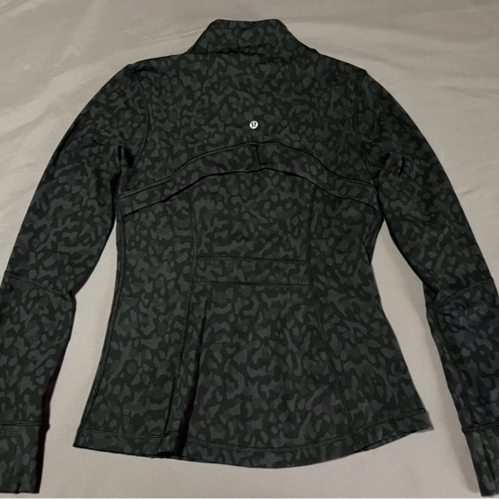 Lululemon leopard print jacket - Picture 2 of 8